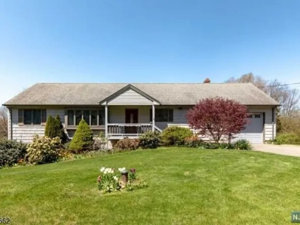 600 County Route 565, Augusta, NJ 07822