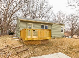 1253 E 33rd Ct, Des Moines, IA 50317