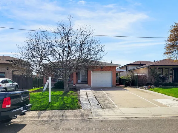 216 Ravenbury Dr, Hamilton, ON L8W 2J1