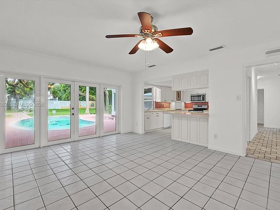 4th image of 2850 Natoma St