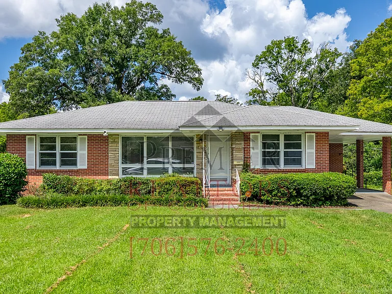 1819 Rosemary Ln — Photo 1