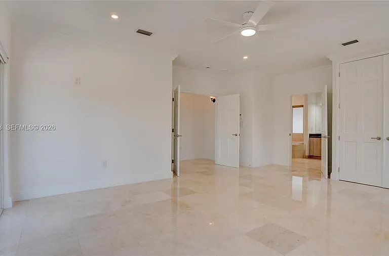 500 SW 51st Ct #1 — Photo 31