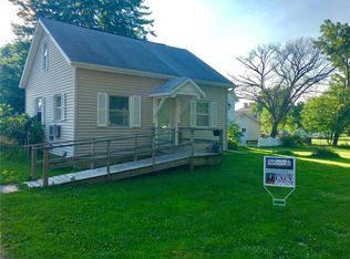 204 N Sales St, Anamosa, IA 52205