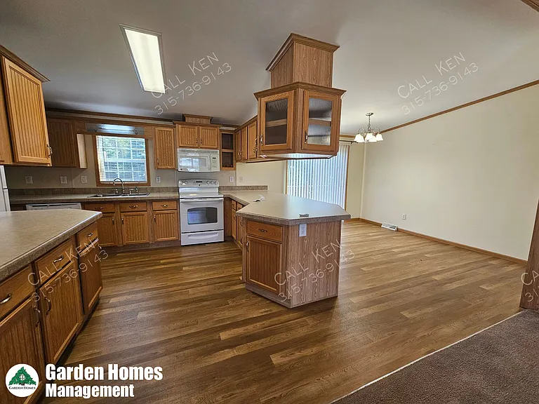 4 Majestic Ln — Photo 2