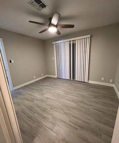 427 W Pontiac Dr #1 — Photo 10