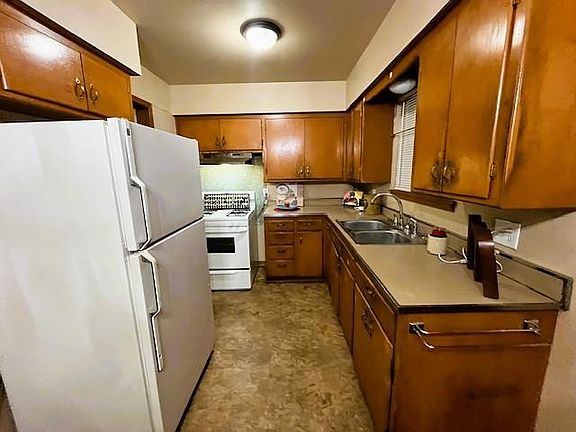 4th image of 3209 N Prospect Ave