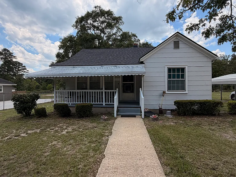Airline Dr — Photo 1