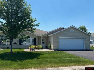 2043 Oak Leaf Trl, North Mankato, MN 56003
