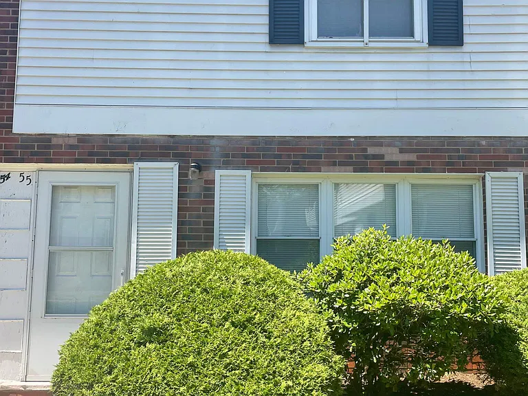 Mentor Ave — Photo 1