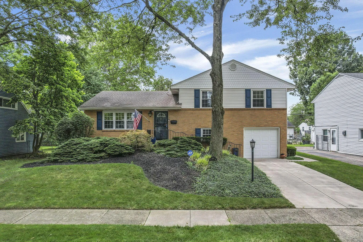 4861 Dickens Dr photo 1