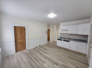 227 Rockingham St #2, Bellows Falls, VT 05101