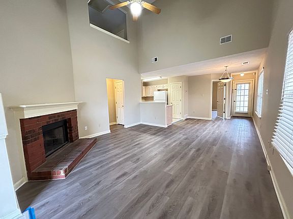 5th image of 1861 Winship Dr