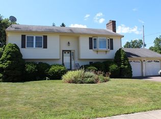 8 Dollard St, Blackstone, MA 01504