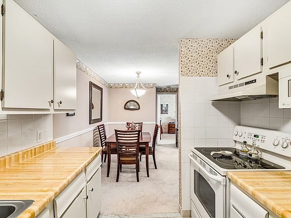 2nd image of 9 Village Hill Ln APT 22