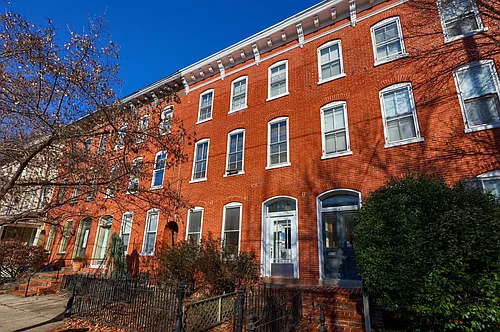 551 W Chestnut St #1 Photo 1