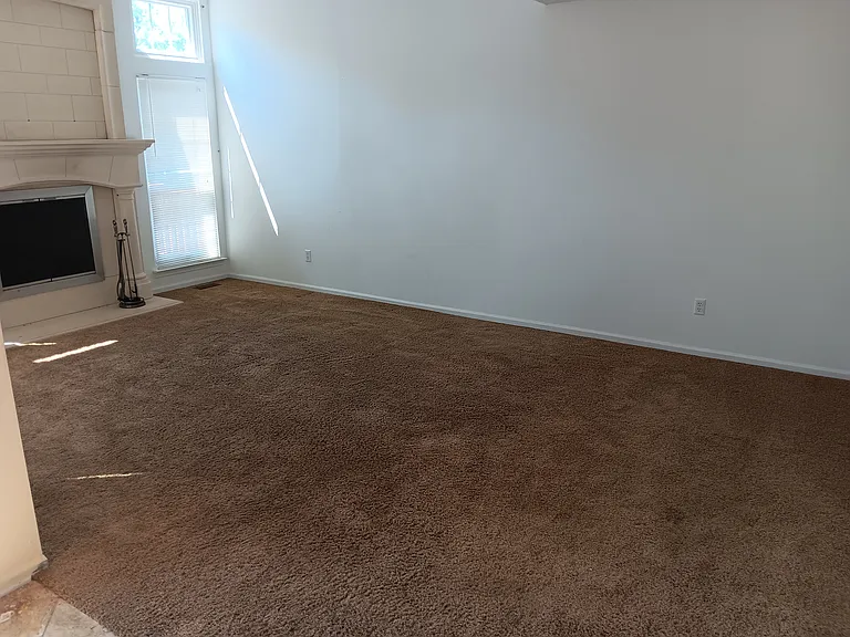 3354 Turnberry Ln — Photo 13