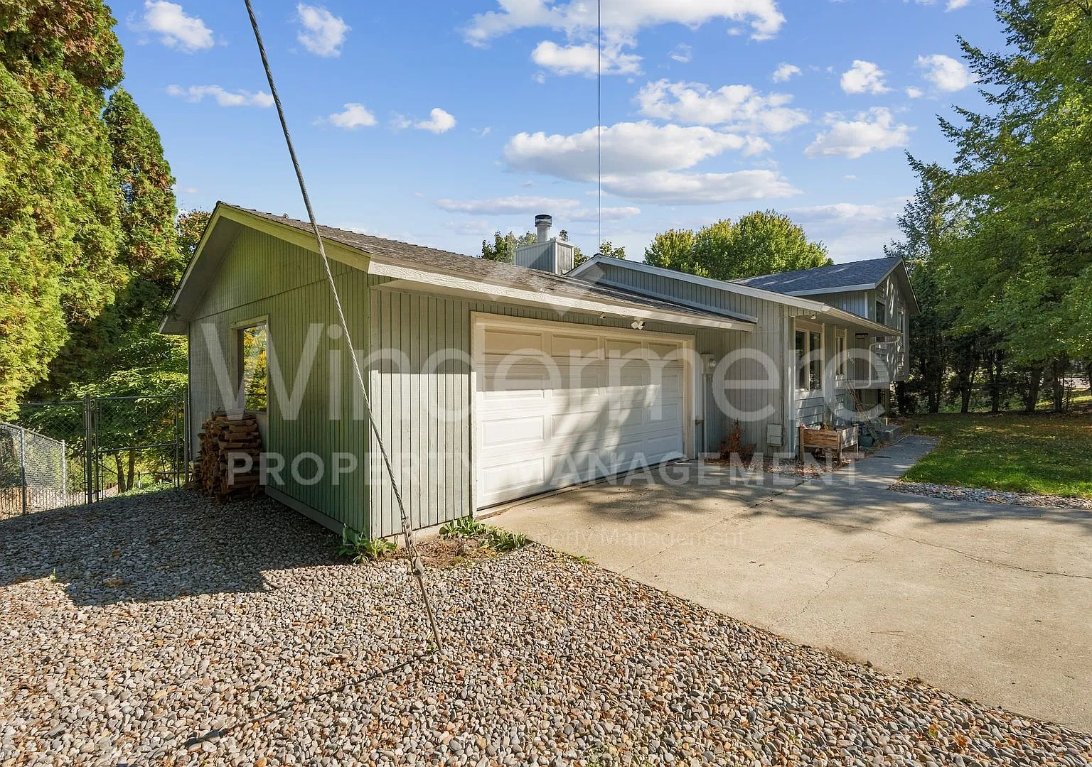 **1st Full Month Free Charming Rental Home on Ben Burr Blvd South Hill Living, Close to Everything — Photo 1