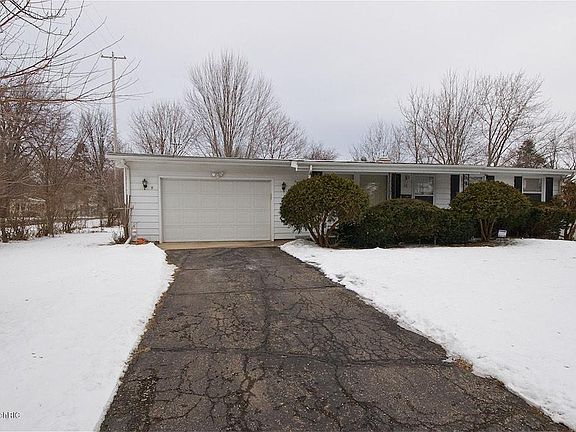 2nd image of 24 Bonita Dr