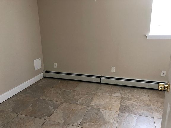 2nd image of 1628 Kennellworth Pl #1