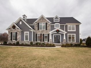 570 Turnberry Ct, Avon Lake, OH 44012