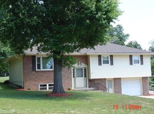 4924 Rainbow Hills Rd, Jefferson City, MO 65109