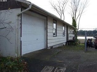 1032 1st St, Gardiner, OR 97441