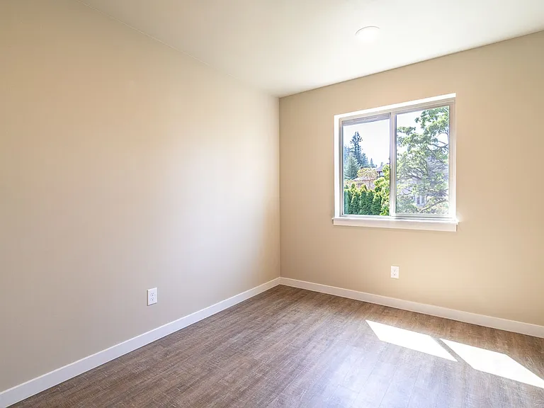 519 N Forest St — Photo 19