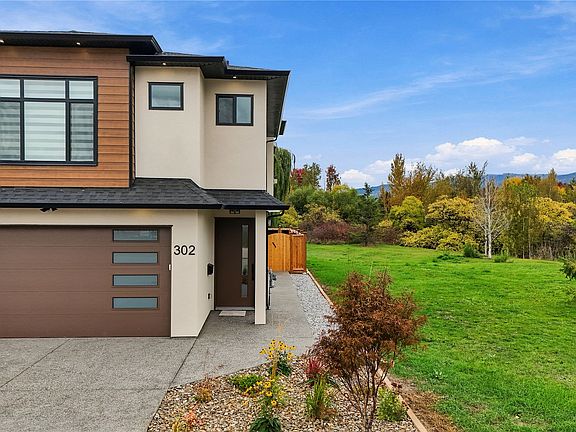 3rd image of 302 Sumac Rd W