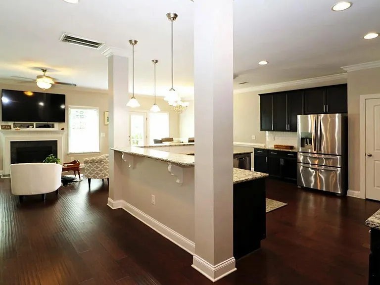 1009 Monmouth Loop — Photo 4