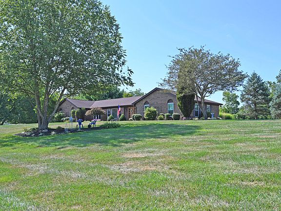 2nd image of 8205 Meadow View Dr