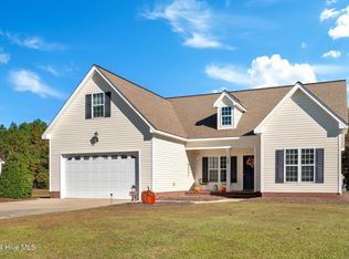 589 Cottonport Dr, Grimesland, NC 27837