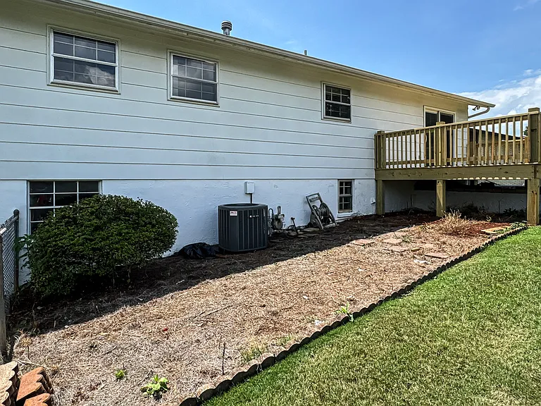 9521 Mobile Dr — Photo 60