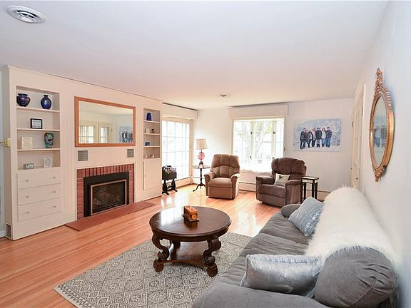 4th image of 2304 Ash St