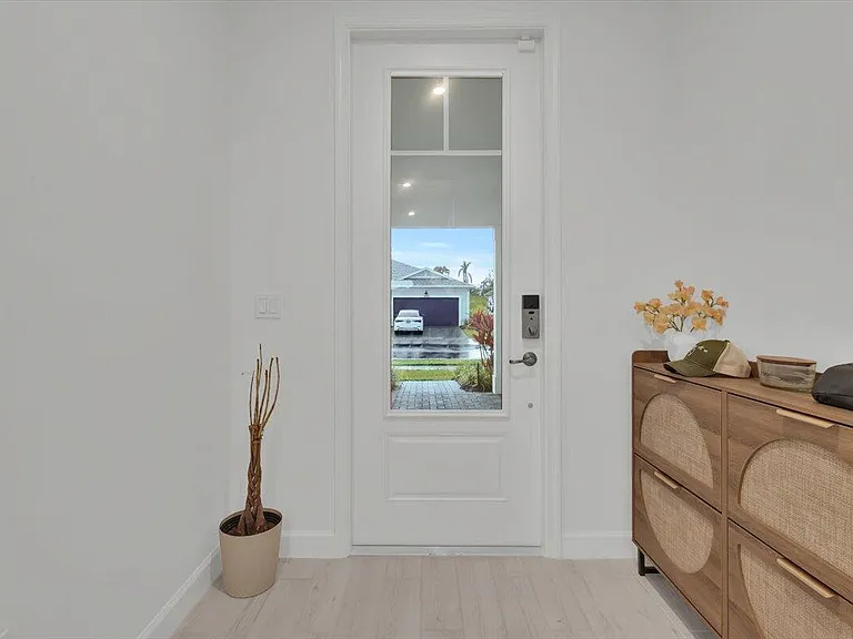 14391 SW Skye Dr — Photo 6