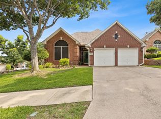 3010 Oak Cove Rd, Arlington, TX 76017