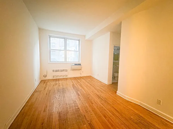 320 East 50th Street image 1 of 5