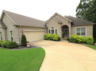 305 Greystone Blvd, Cabot, AR 72023