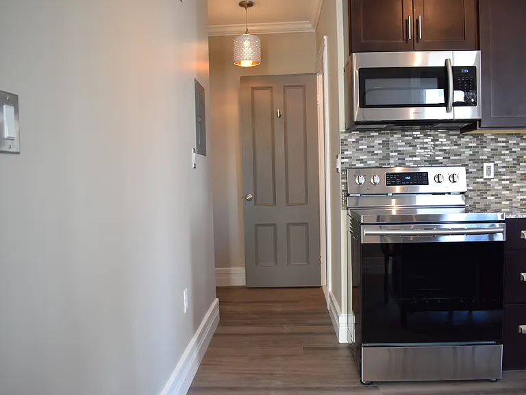 Kitchen & Apartment Entry