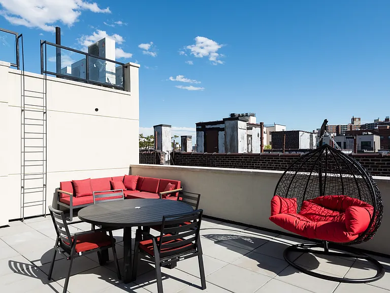 675 E 32nd St #26 — Photo 31