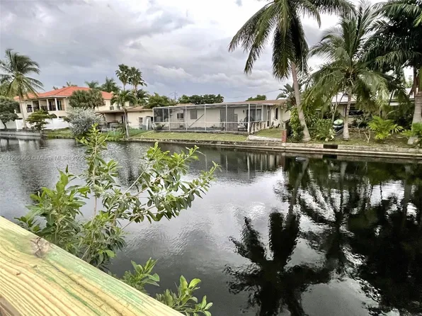 3665-3667 NW 17th Way, Oakland Park, FL 33309