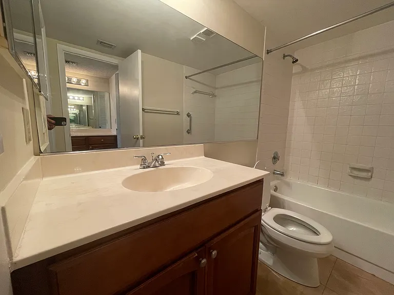 9899 Westview Dr #517 — Photo 8