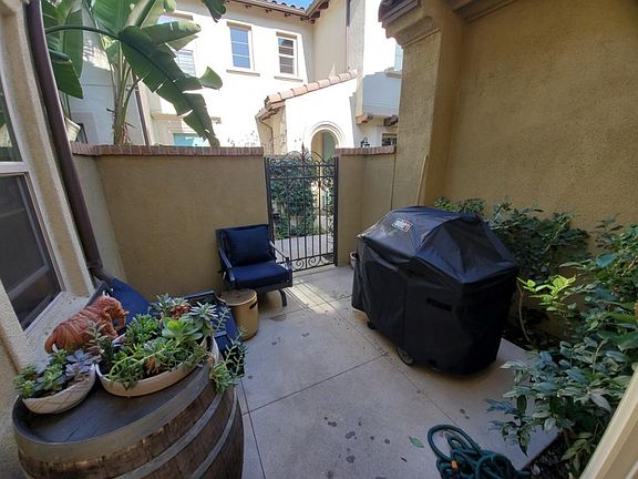 2nd image of 547 S Casita St