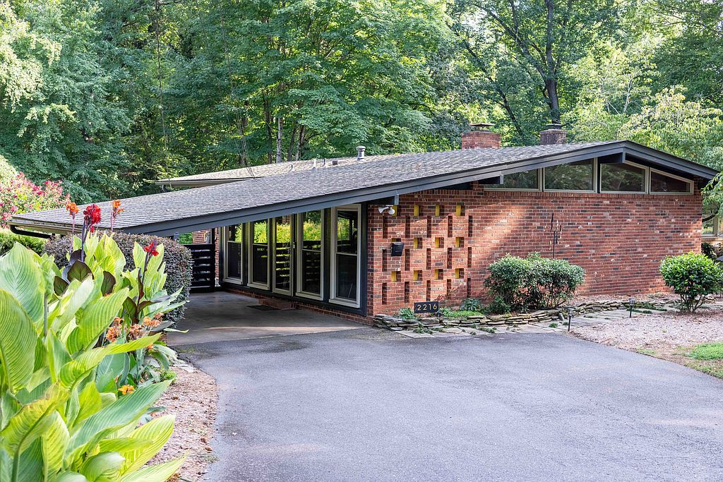 2216 Shadyview Dr - Property Image