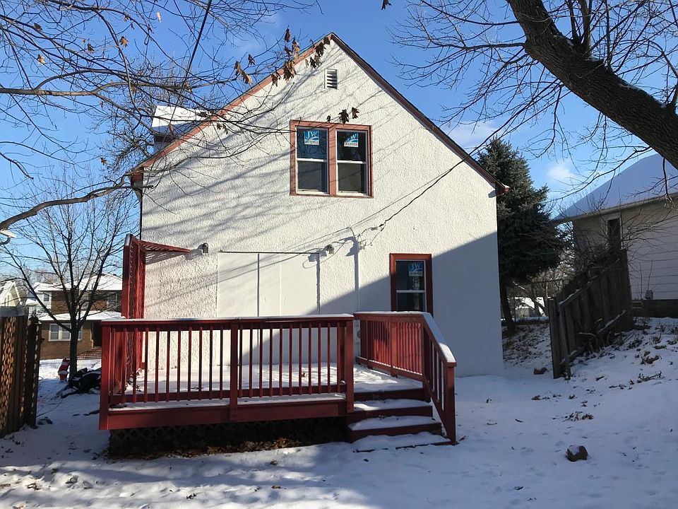 2nd image of 1335 Searle St