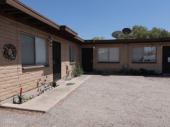 2nd image of 3028-3032 E Presidio Rd