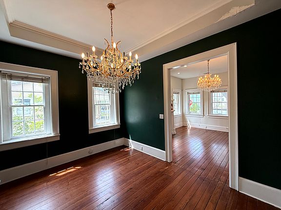 4th image of 227 W Hall St