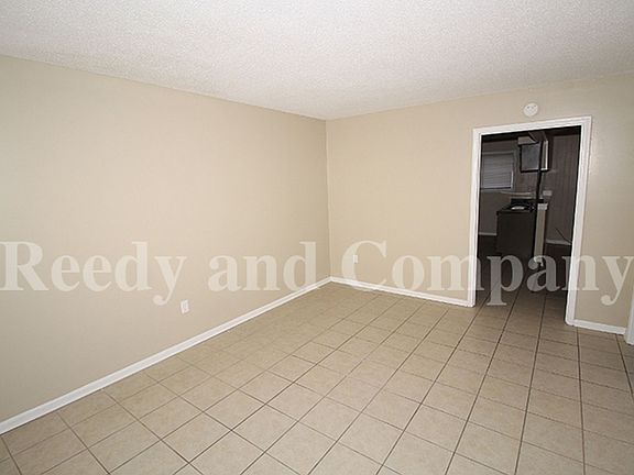 5th image of 4041 Hitchcock St