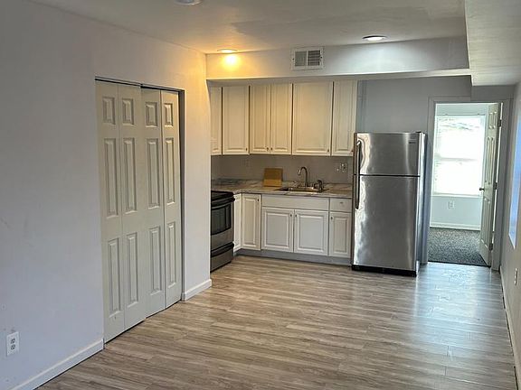 5th image of 454 Roundview Rd