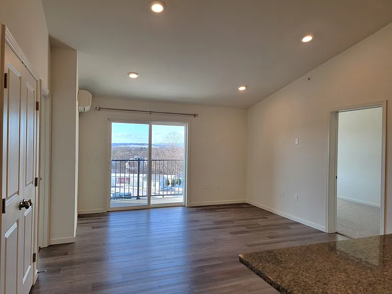 4520 Commerce St #304 — Photo 6