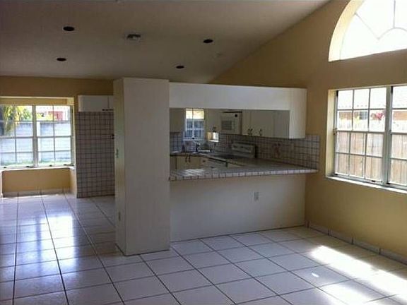 Family room, Kitchen